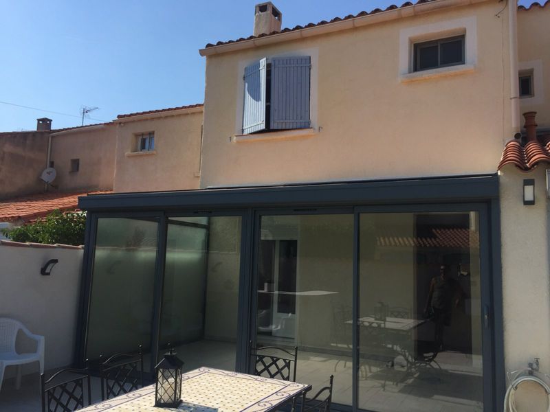 Véranda avec porte coulissante sur Châteauneuf-les-Martigues